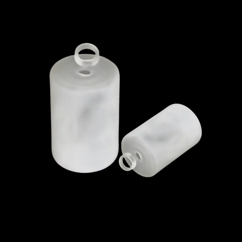 El aislante térmico de tubo de cuarzo es un componente de precisión fabricado con cuarzo fundido puro (SiO₂) de 99,99%.