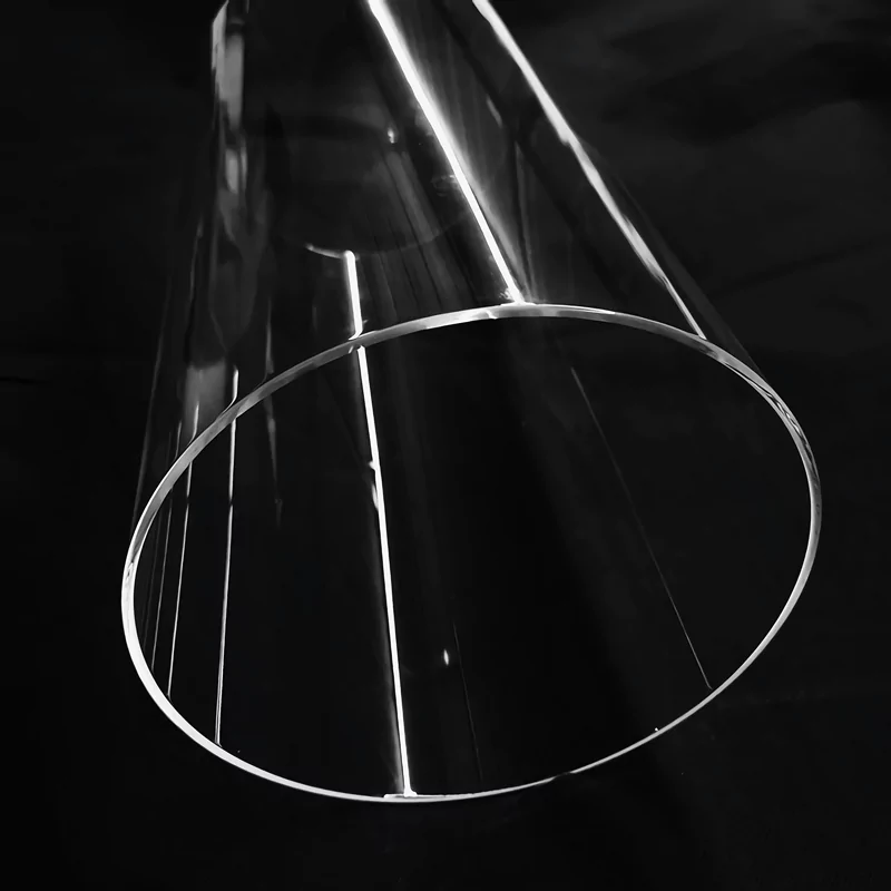 Makroansicht einer blasen- und gaslinienfreien Quarzrohroberfläche, die die für Elektrolyseure zur Wasserstofferzeugung kritische Ø300mm-Defektkontrolle zeigt.