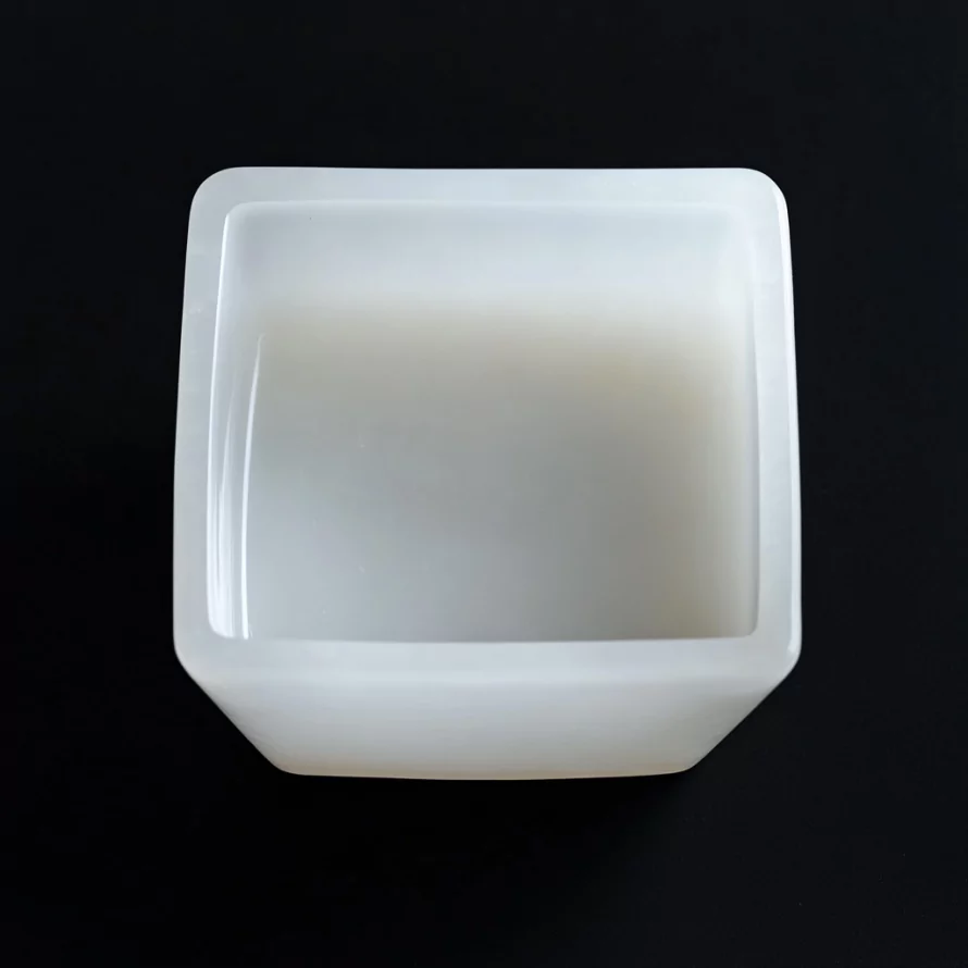High purity opaque fused quartz crucible for laboratory material analysis
