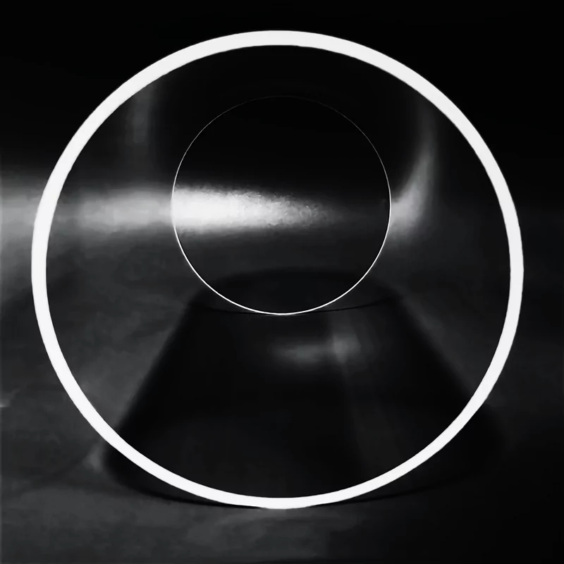 Große Quarzrohre in Industriequalität (Ø200-500 mm), die in Reaktorsysteme für saubere Energie integriert sind und blasenfreie Oberflächen für präzise thermische Prozesse aufweisen.