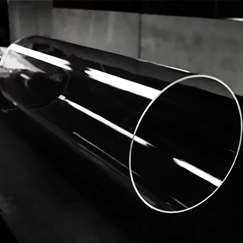 Maßgeschneiderte Quarzrohre (Ø200-500mm+), die in Photovoltaik-Reaktionskammern montiert werden, mit lasergemessener Maßgenauigkeit für saubere Energie.