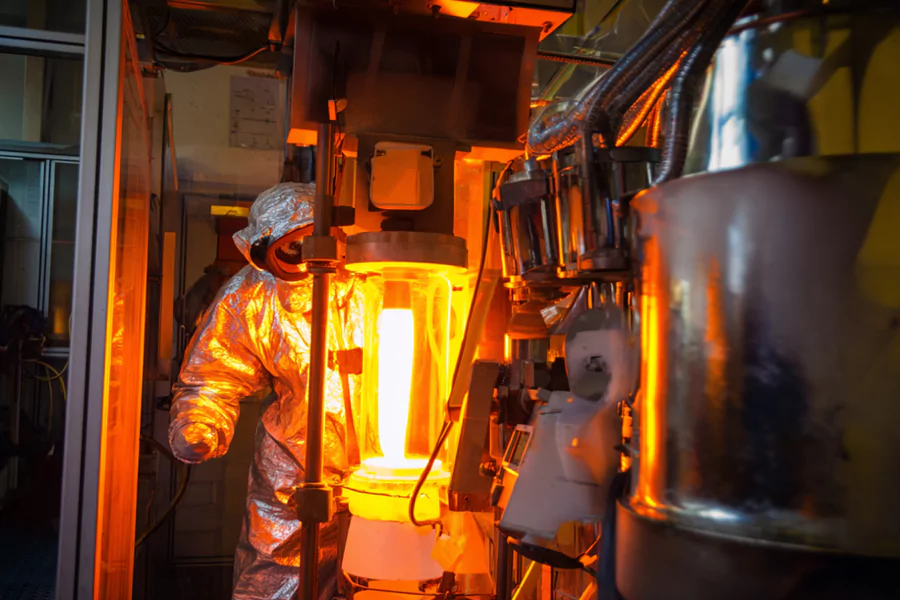 How Do Fused Quartz Tube Properties Enable Critical Industrial Applications