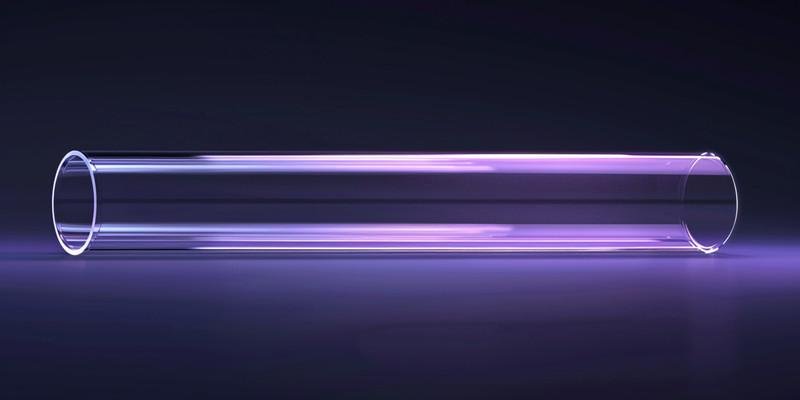 ¿Qué rango de transmisión óptica alcanzan los tubos de cuarzo para la espectroscopia UV-Vis-IR?