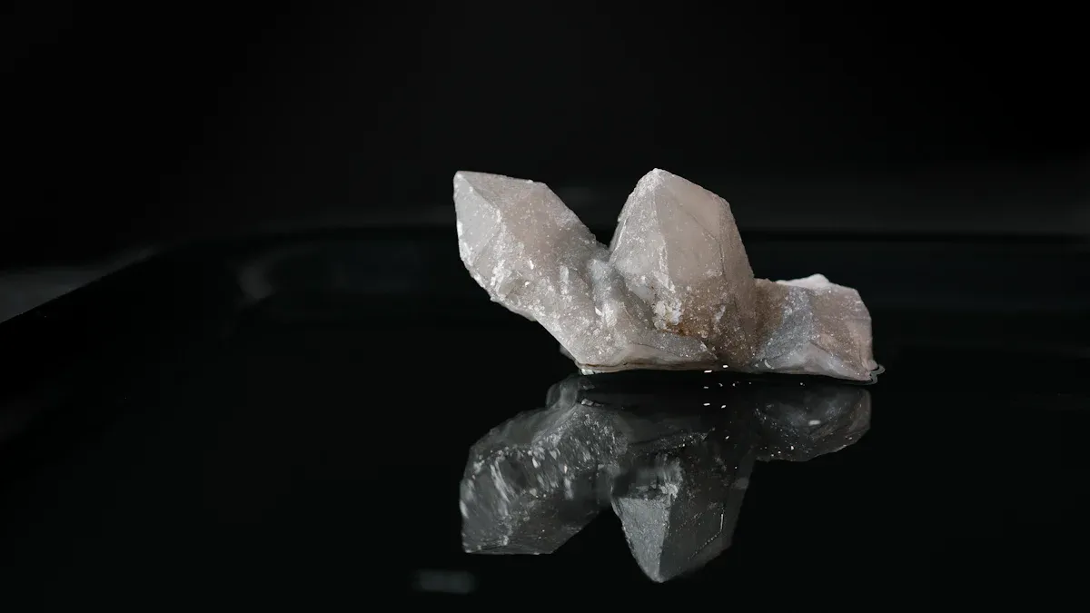 ما هي مواصفات نقاء SiO₂ التي تضمن نتائج خالية من التلوث في تحليل العناصر النزرة؟