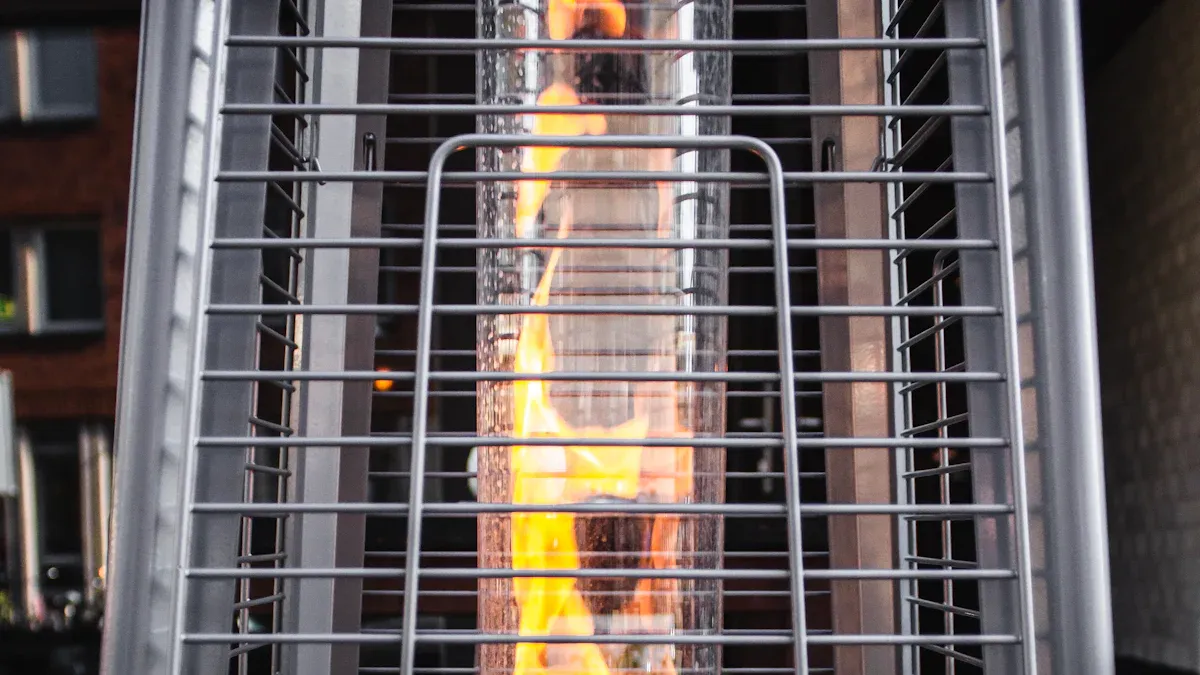 كيف يمكن لمشغلي الأفران تعظيم عمر خدمة أنابيب الكوارتز؟