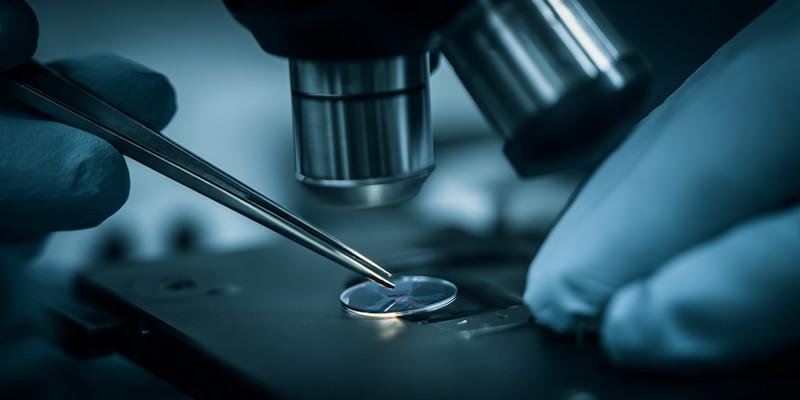 How Do Ultra-Precision Tolerances (±0.025-0.05mm) of Quartz Disc Enable Critical Alignment in Optical Window Systems?