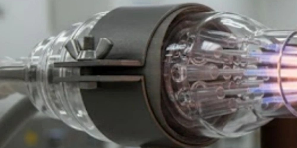 Quartz burner welding high purity quartz components