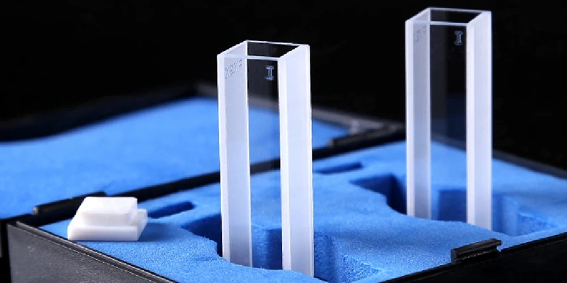 Standard Quartz Cuvette for Routine UV Absorbance and Fluorescence Spectroscopy Standard Quartz Cuvette for Routine UV Absorbance and Fluorescence Spectroscopy