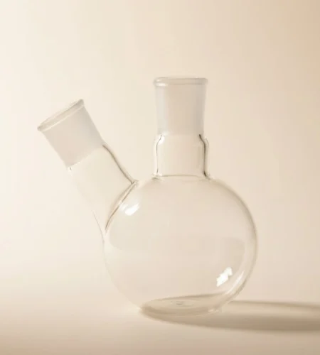 High purity round bottomed quartz flask with two necks