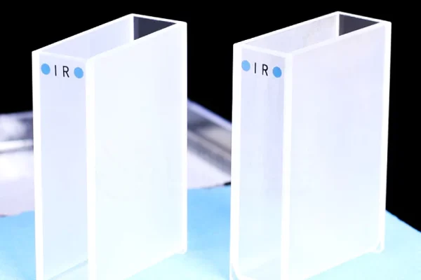 Infrared-Calibrated Two Optical Windows Infrared Quartz Cuvette for Liquid Sample Testing Infrared-Calibrated Two Optical Windows Infrared Quartz Cuvette for Liquid Sample Testing