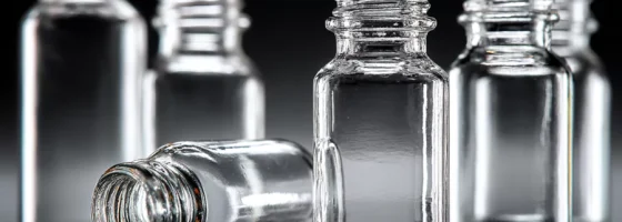 Quartz Bottle for Corrosive Chemicals in Laboratory Environment Quartz Bottle for Corrosive Chemicals in Laboratory Environment