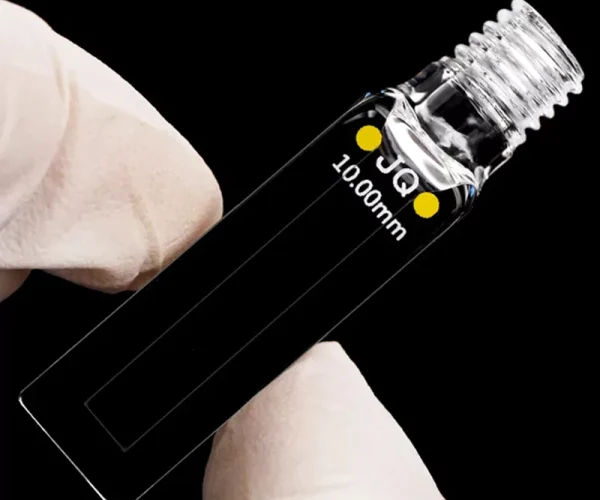 Standard and custom sized fluorescence quartz cuvettes Standard and custom sized fluorescence quartz cuvettes