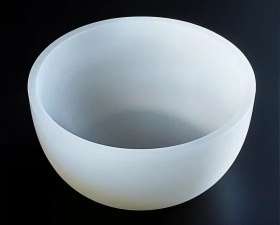 Transparent fused quartz Czochralski crucible with uniform wall thickness and precise dimensions Transparent fused quartz Czochralski crucible with uniform wall thickness and precise dimensions