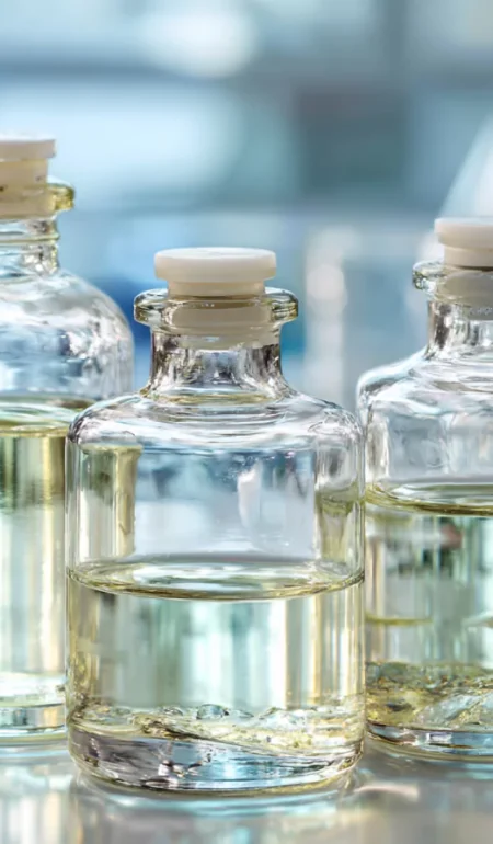 quartz lab bottle showing smooth surface finish and precision ground mouth for secure sealing quartz lab bottle showing smooth surface finish and precision ground mouth for secure sealing